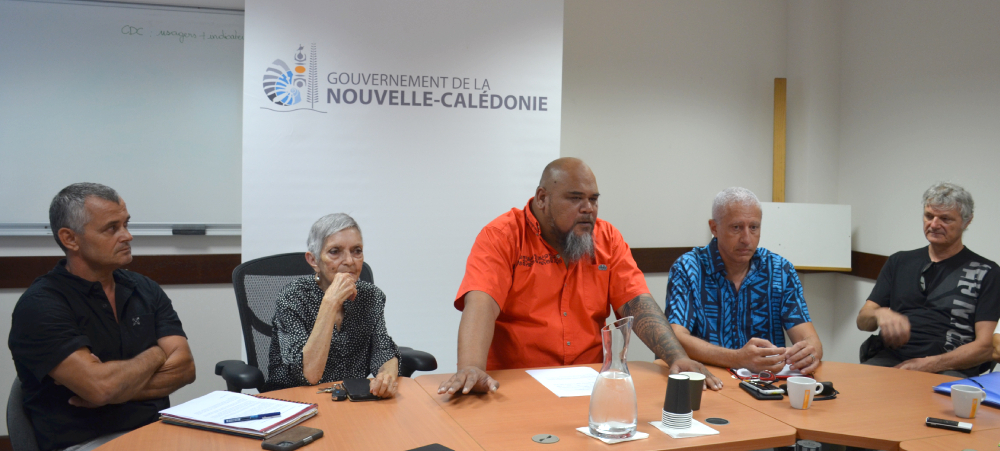 Vaimu'a Muliava a présenté un point d’étape de la réforme de la construction le 23 janvier au gouvernement, entouré de nombreux professionnels du secteur.